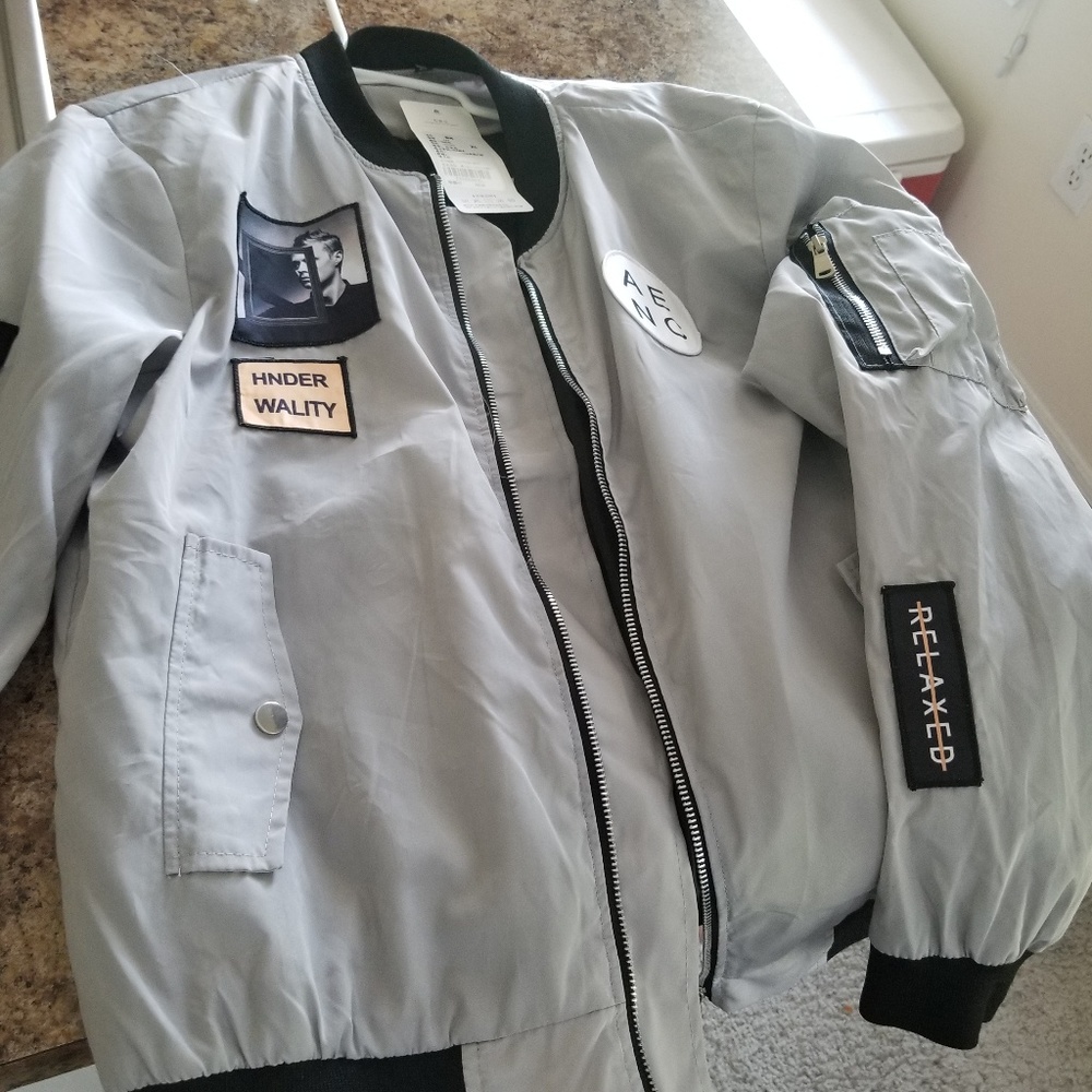 Grey Bomber jacket (L) - Picture 2 of 2